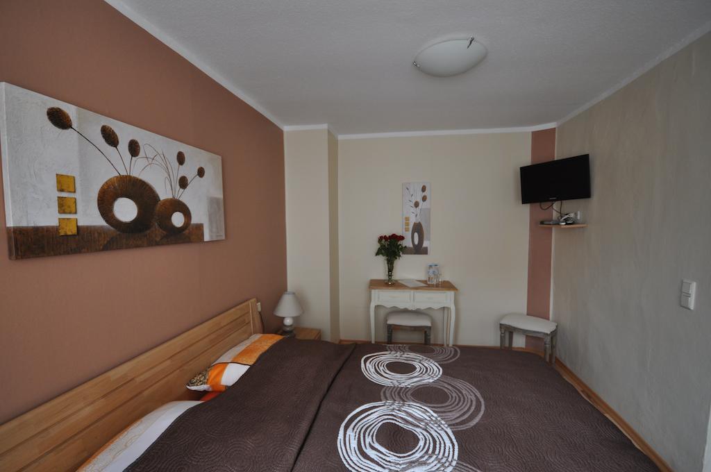 Hotel Restaurant "Athen" Münstermaifeld Dış mekan fotoğraf